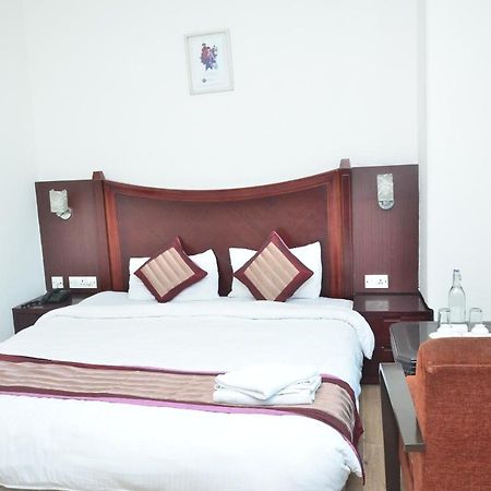 Ddr Hotel Residency Gurgaon Eksteriør billede