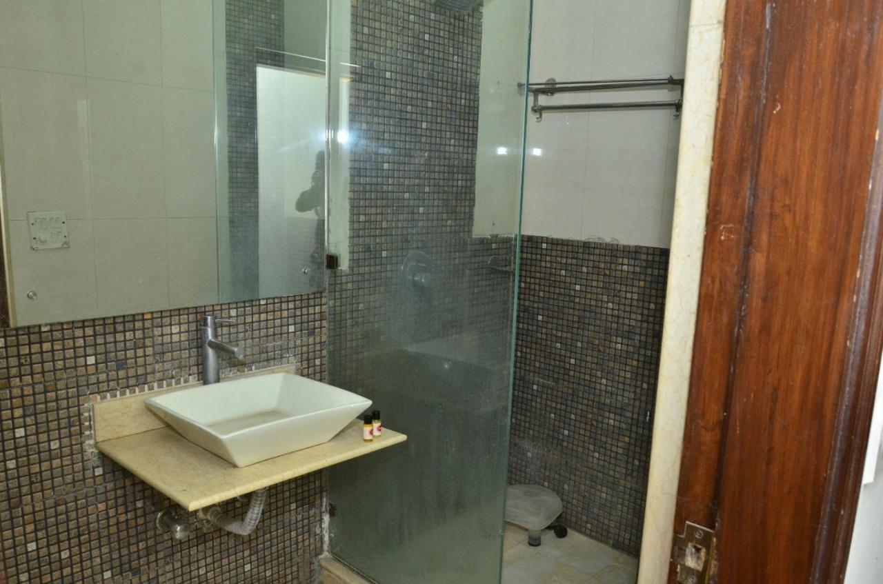 Ddr Hotel Residency Gurgaon Eksteriør billede