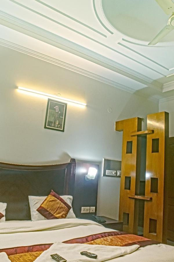 Ddr Hotel Residency Gurgaon Eksteriør billede
