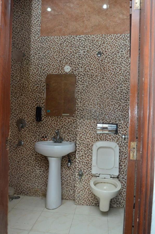 Ddr Hotel Residency Gurgaon Eksteriør billede